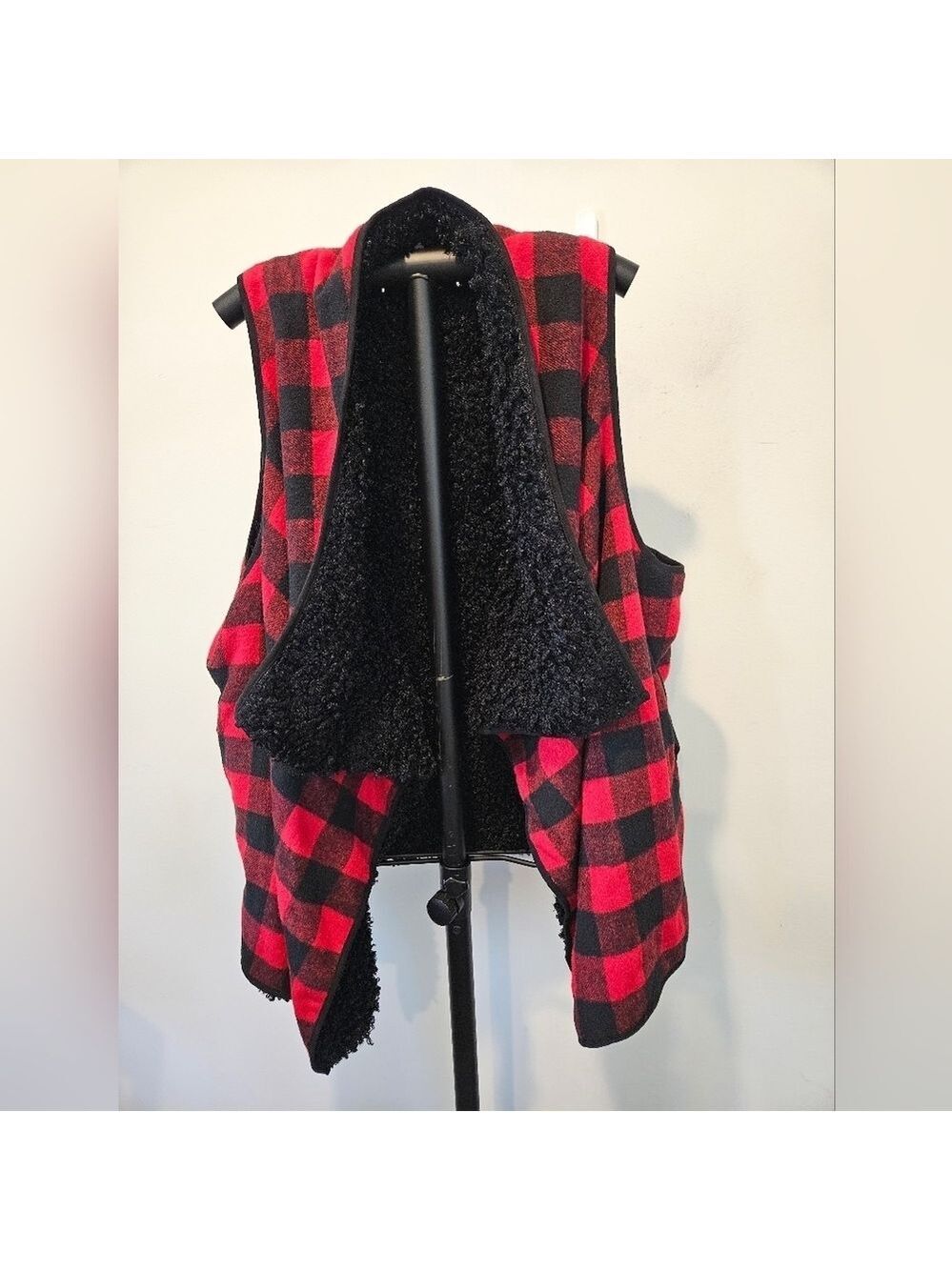 SWEET LOVELY BY JENN RED & BLACK CHECKERED ASYMMETRICAL SLEEVELESS VEST SIZE 2X